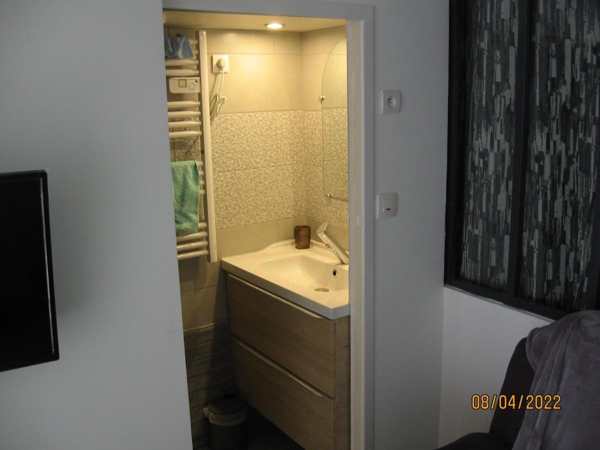 Appartement Avec Chambre En Mezzanine Rognac Ngoại thất bức ảnh